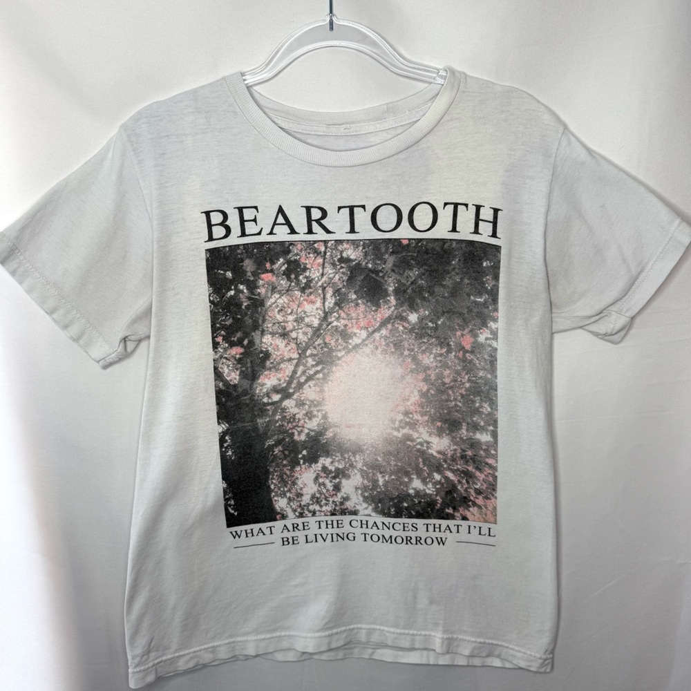 BEARTOOTH T SHIRT Thrashed White Short Sleeve Graphic Tee